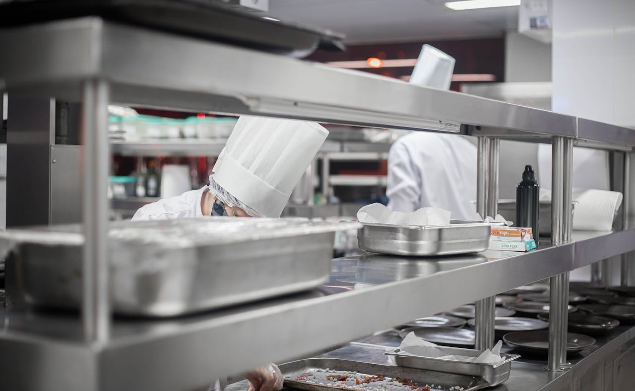 How to Train Exceptional Restaurant Staff